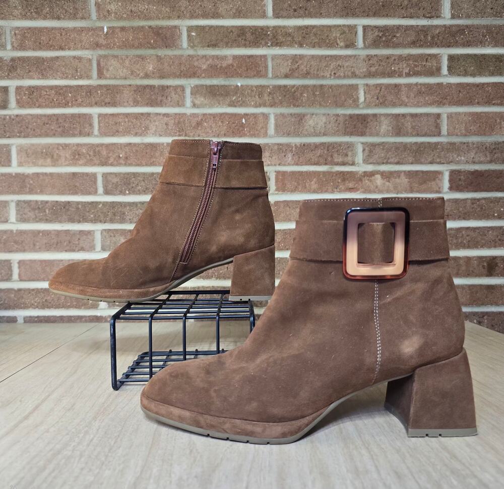 Softwaves Ligia Suede Block Heel Ankle Bootie Tobacco Brown Size 37.5 EU